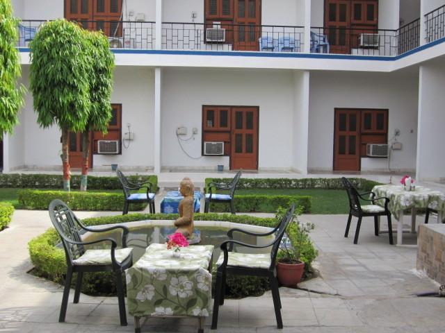 Hotel Surya Khajuraho Luaran gambar